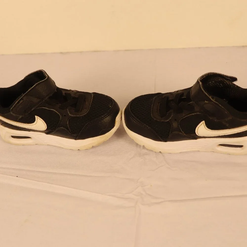 Nike Air Infant size US 6c Made in Indonesia Black and White
